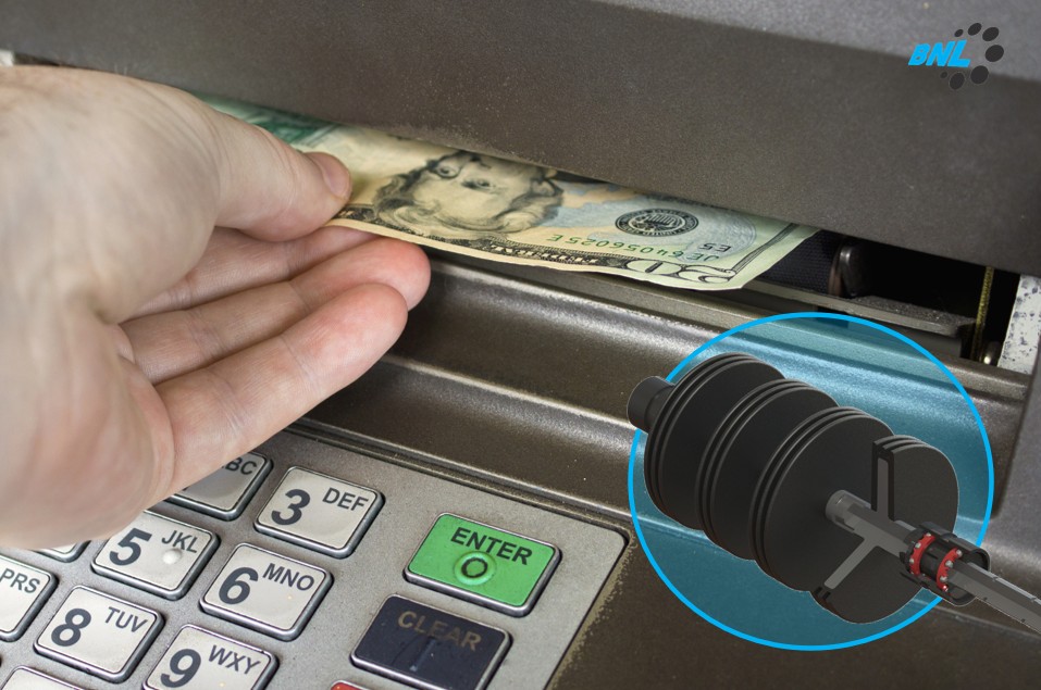 ATM使用事例イメージ写真